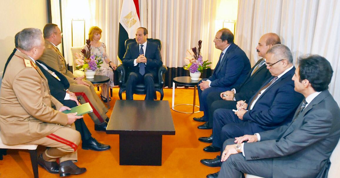 الرئيس السيسى ورئيس أركات القوات المسلحة الرومانية