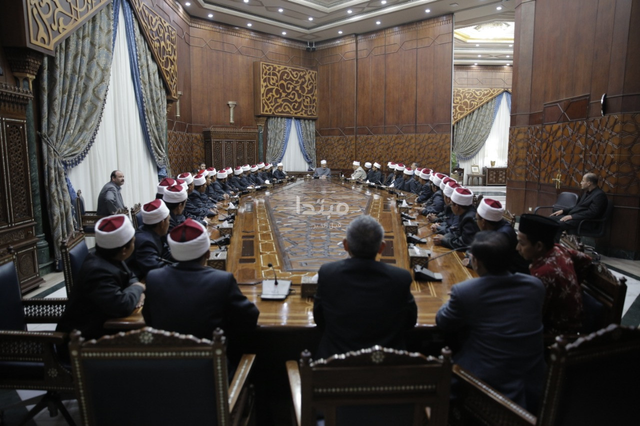الطيب والأئمة الوافدين