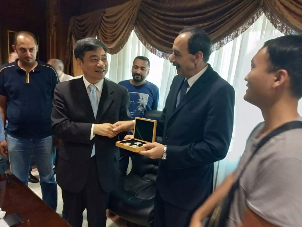 وفد عمالي صيني يزور جامعة الإسكندرية