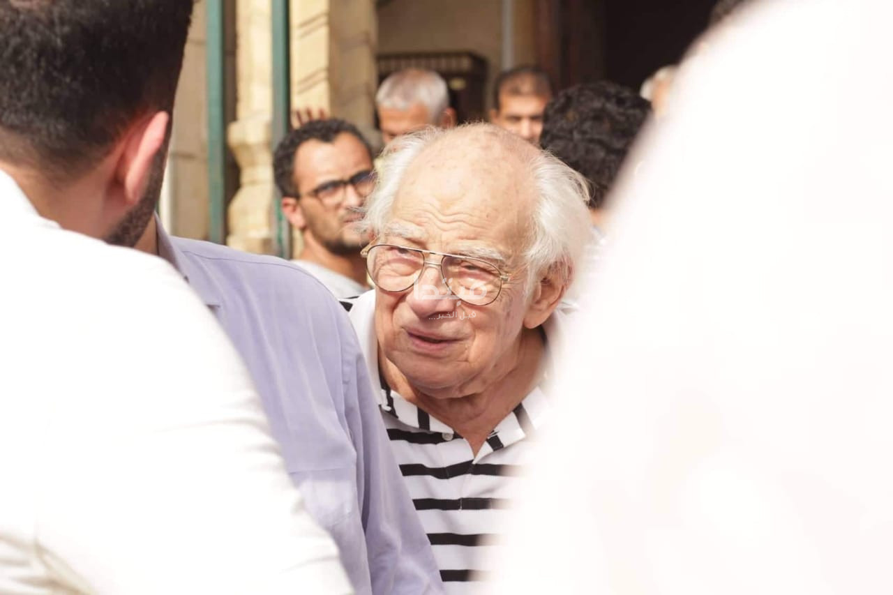 جنازة زوجة الفنان رشوان توفيق