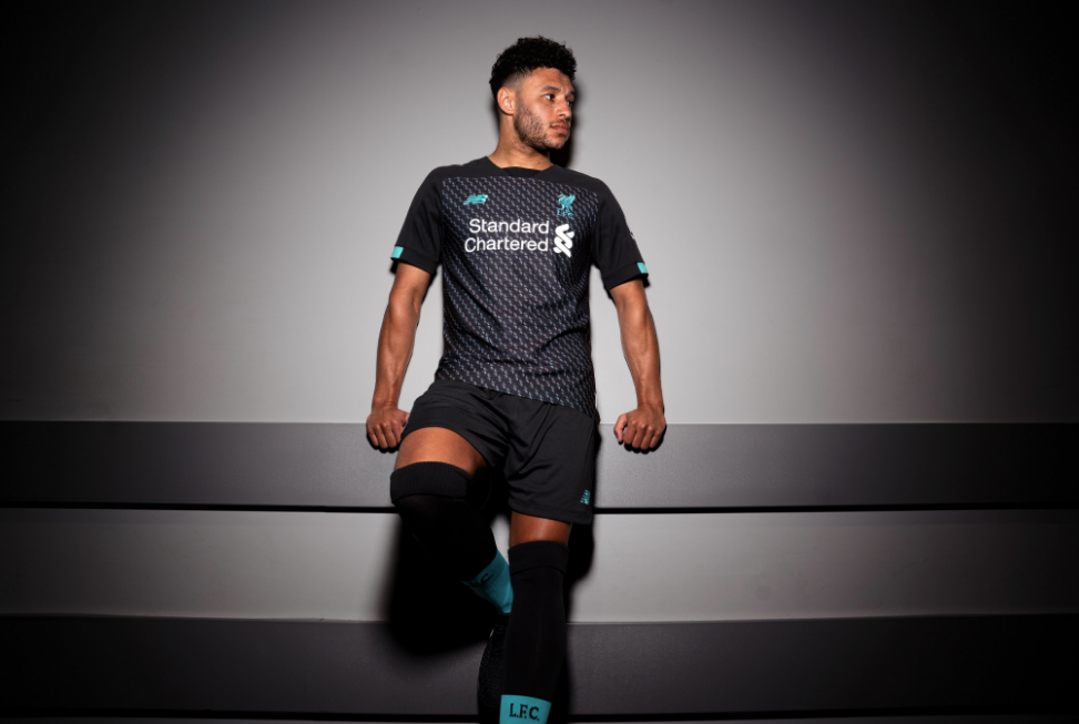 قميص ليفربول الثالث
