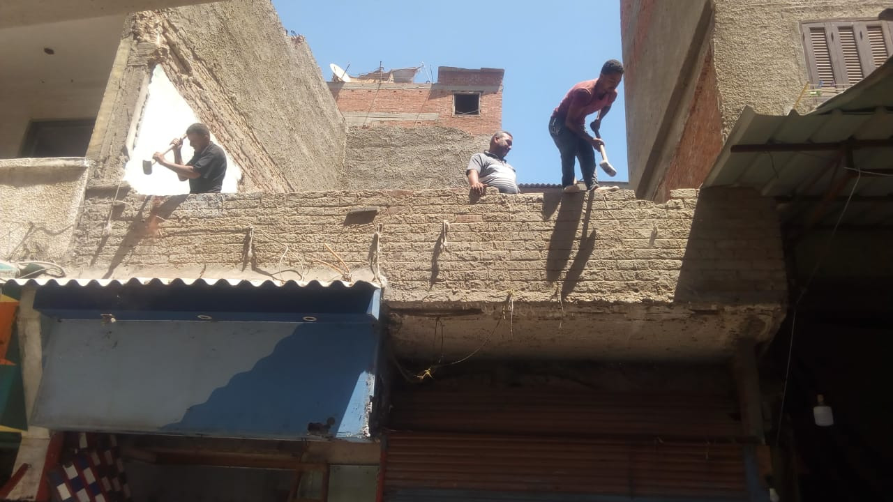 إزالة عقارين