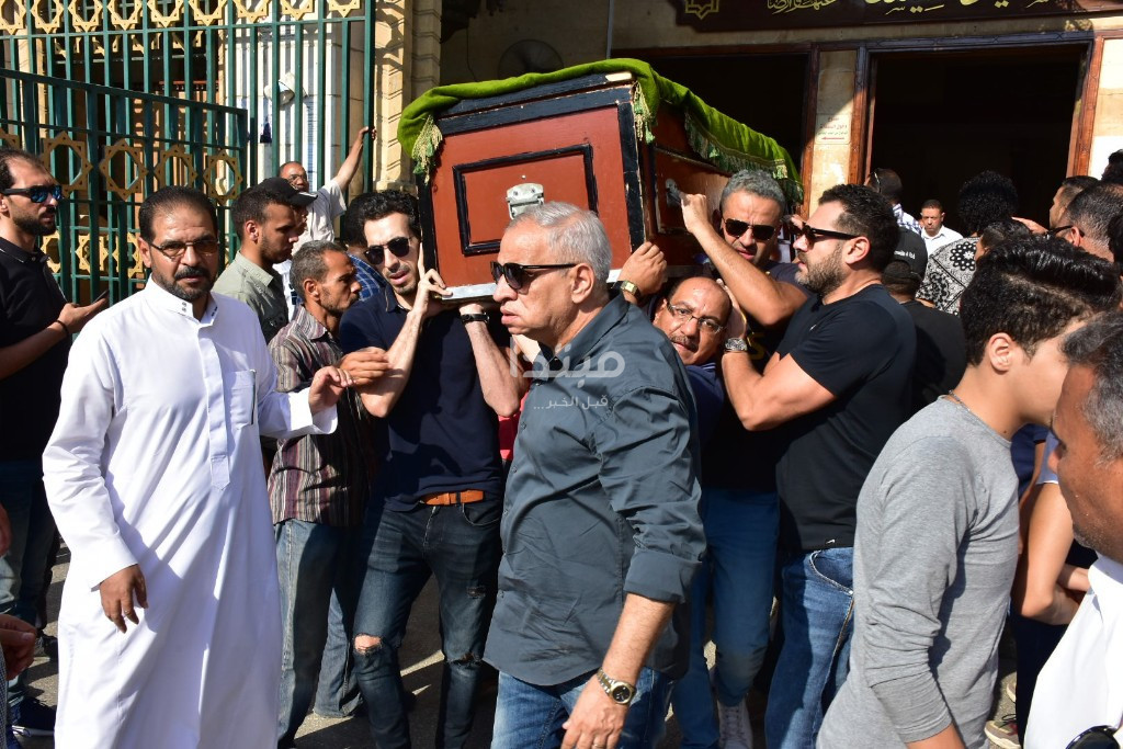 جنازة والدة يسرا