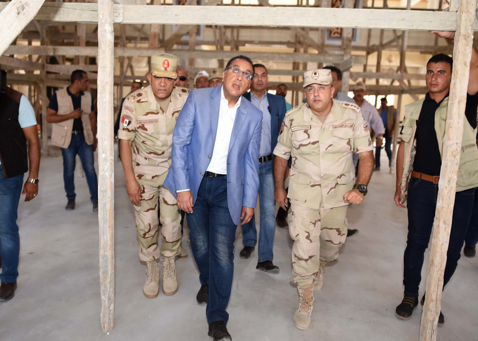 رئيس الوزراء يتفقد مشروع تطوير محور المحمودية بالإسكندرية