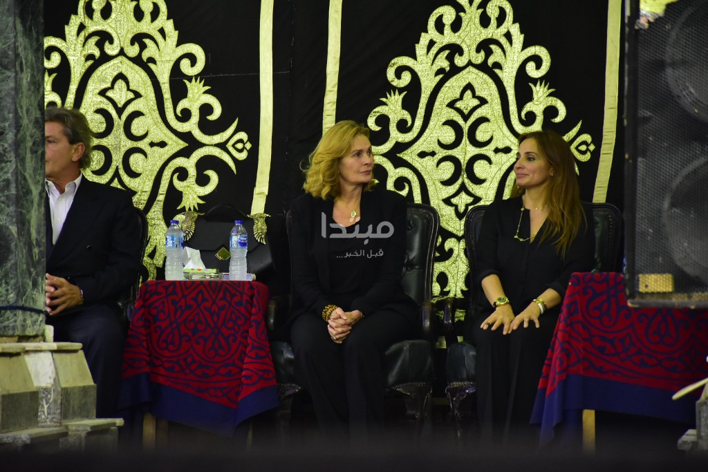 عزاء والدة يسرا