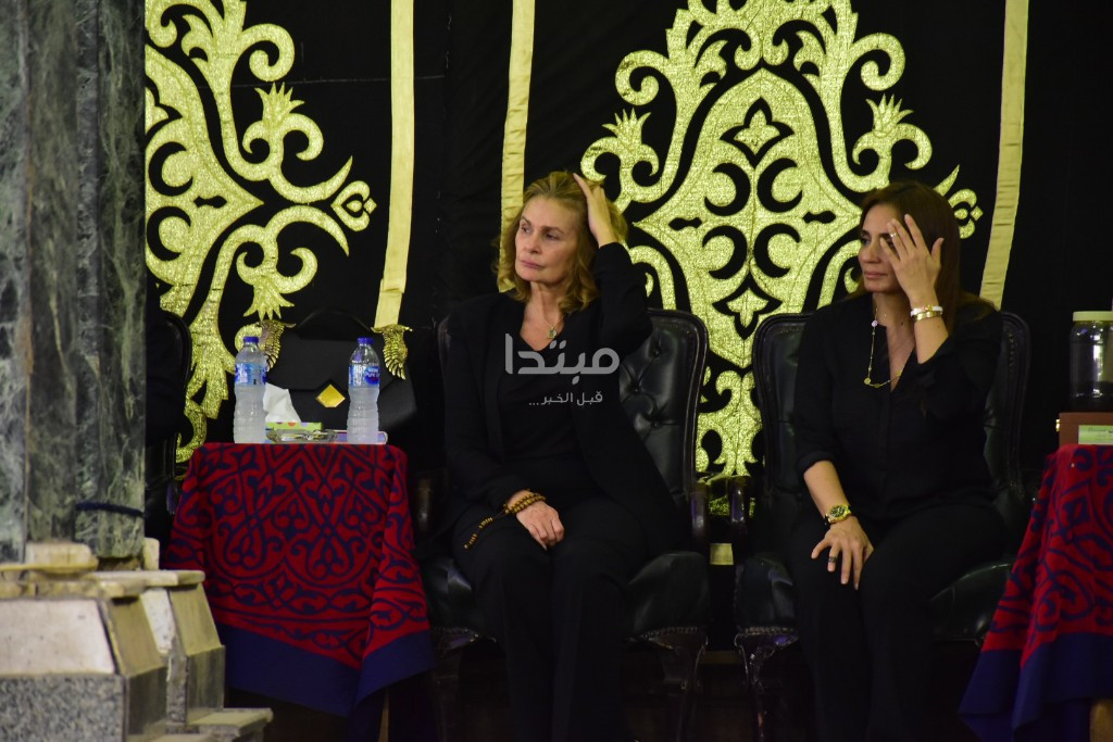عزاء والدة يسرا