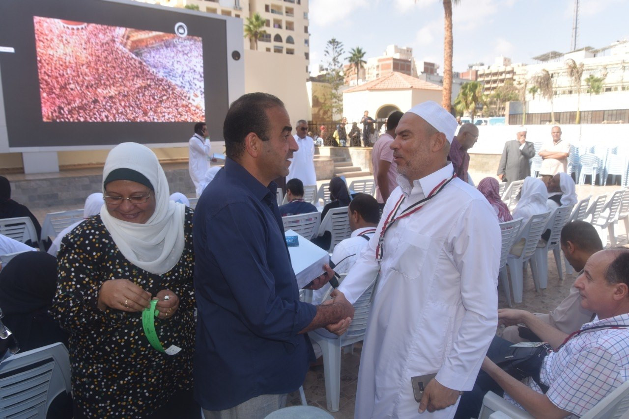 مطروح تودع حجاج الجمعيات الاهلية بمطروح