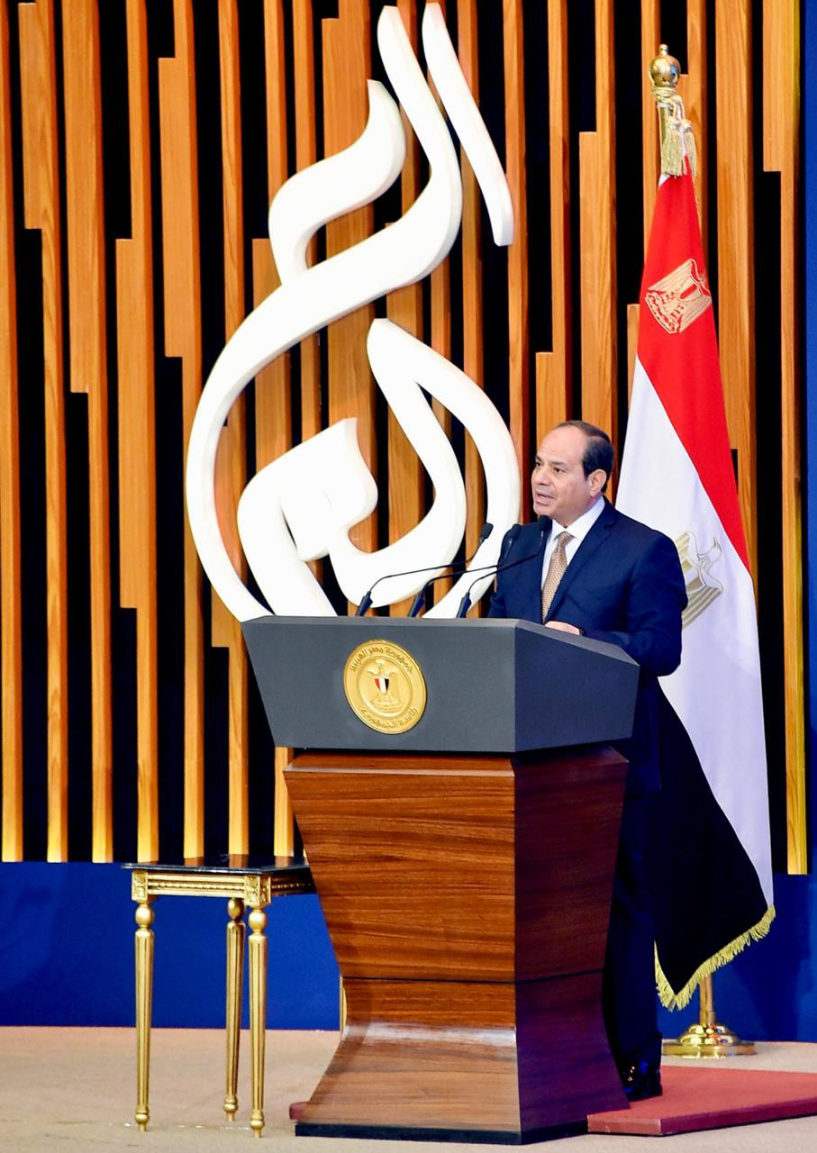 تكريم الرئيس السيسى لأساتذة الجامعات الحاصلين على جوائز الدولة