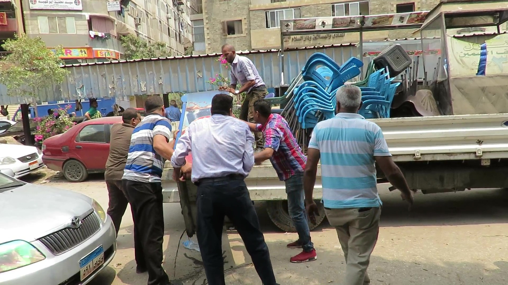 حملات أمنية على ميادين القاهرة
