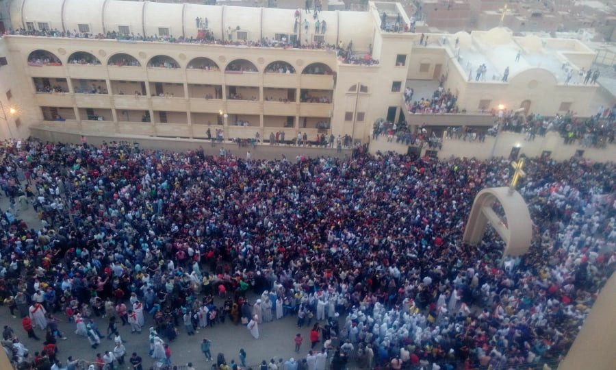 مليونى شخص يحتفلون بلجوء العائلة المقدسة بدير العذراء فى أسيوط