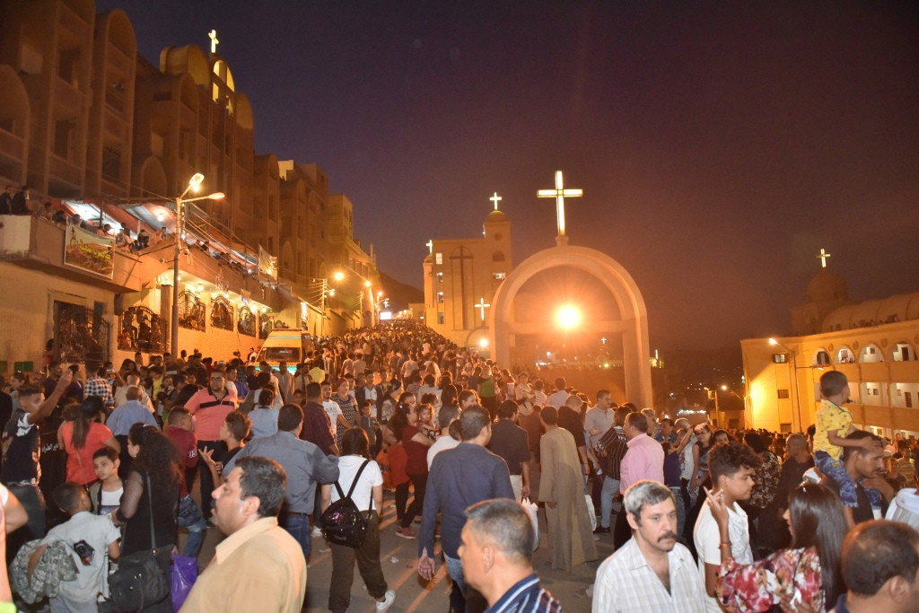 مليونى شخص يحتفلون بلجوء العائلة المقدسة بدير العذراء فى أسيوط