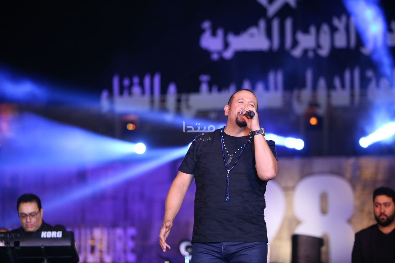 هشام عباس