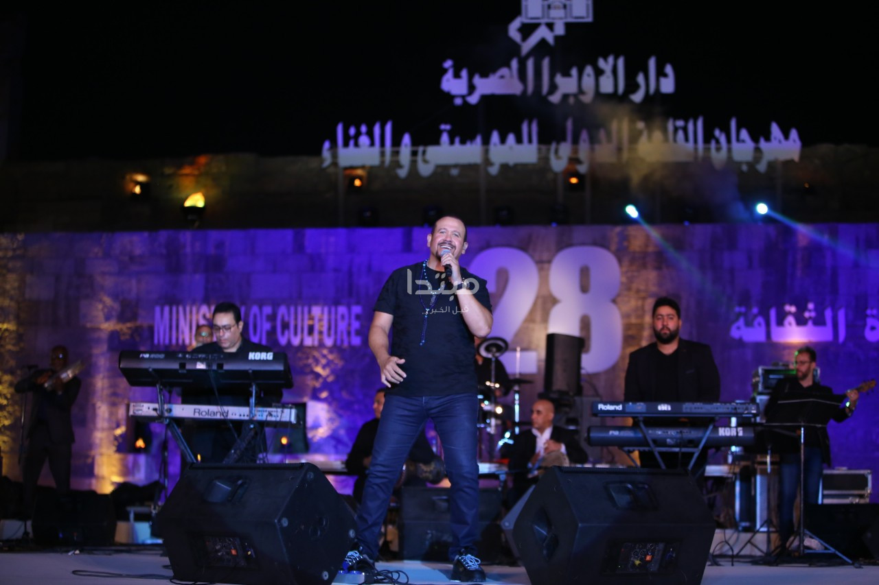 هشام عباس