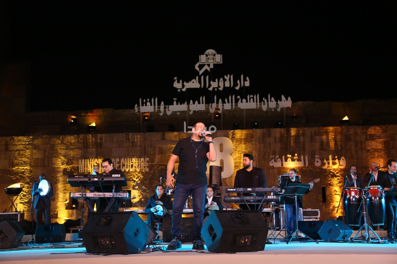 هشام عباس