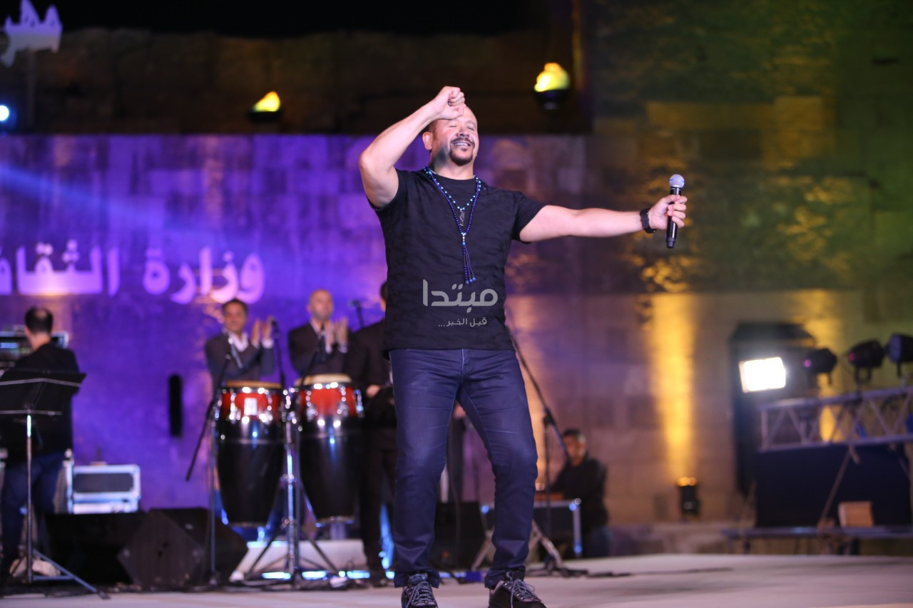 هشام عباس