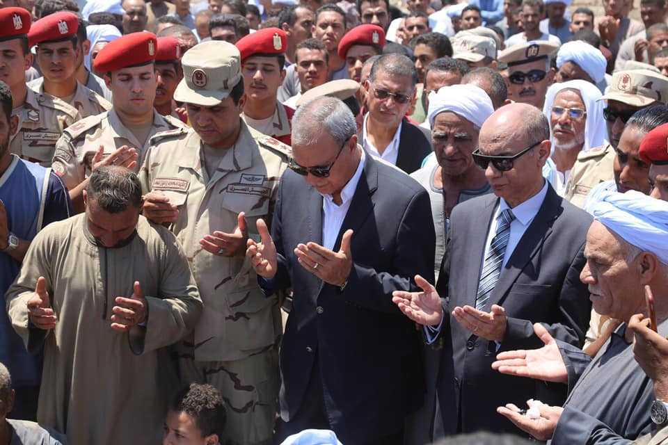 جنازة عسكرية لشهيد القوات المسلحة بقنا
