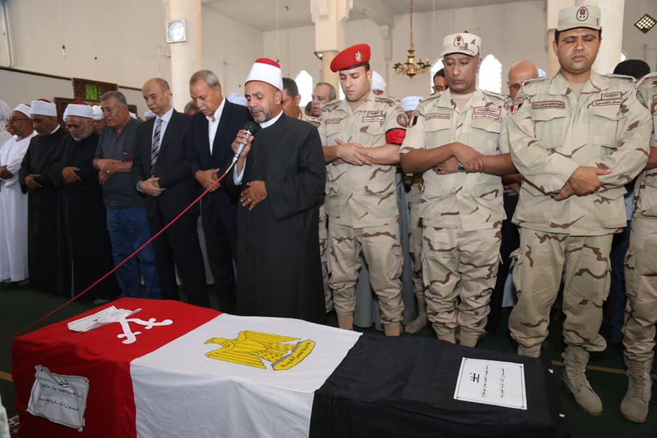 جنازة عسكرية لشهيد القوات المسلحة بقنا