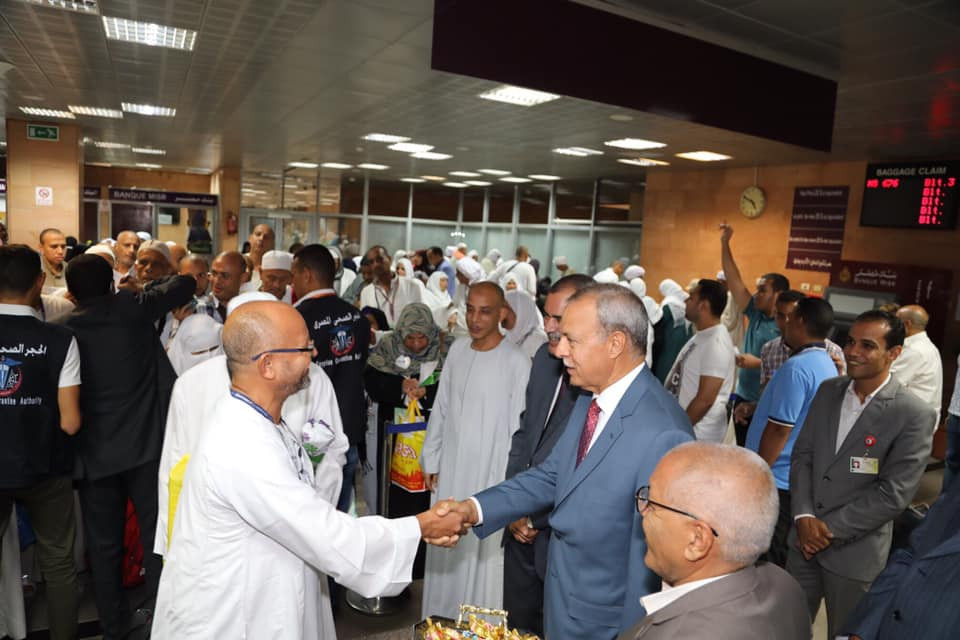 محافظ قنا