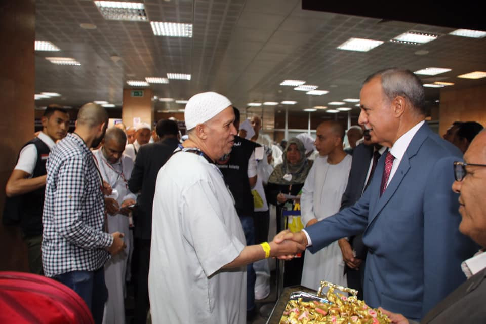 محافظ قنا