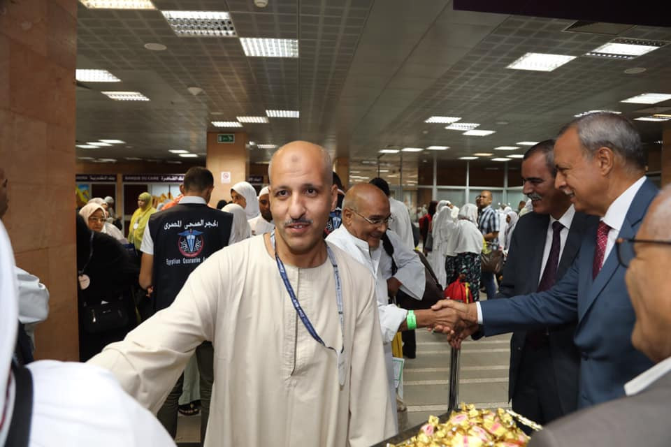 محافظ قنا