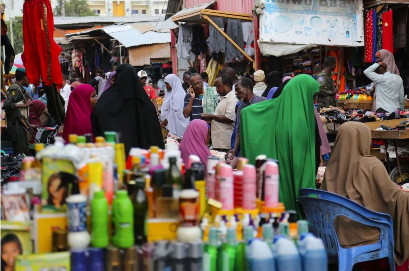 الصوماليون ضحايا إتاوات الشباب الإرهابية