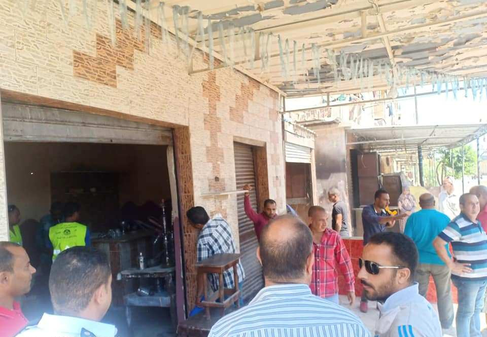 إزالة محال مخالفة في الإسكندرية