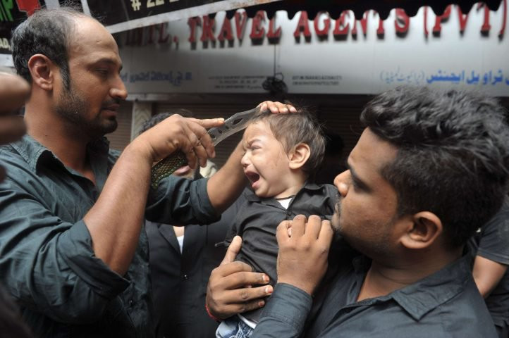 احتفال الآلاف من الشيعة بـ&laquo;عاشوراء&raquo;