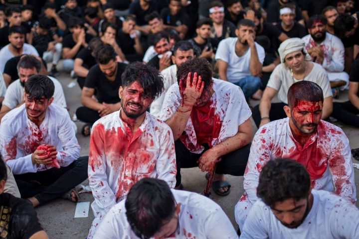 احتفال الآلاف من الشيعة بـ&laquo;عاشوراء&raquo;
