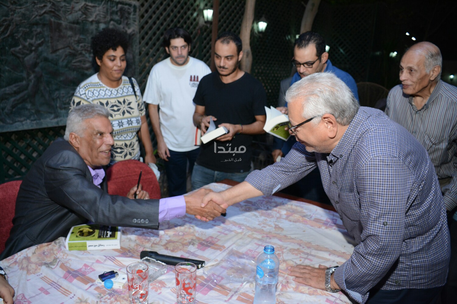 إبراهيم عبد المجيد يناقش رسائل من مصر