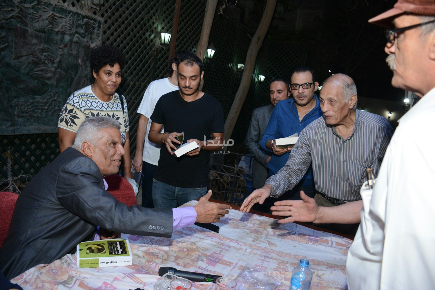إبراهيم عبد المجيد يناقش رسائل من مصر