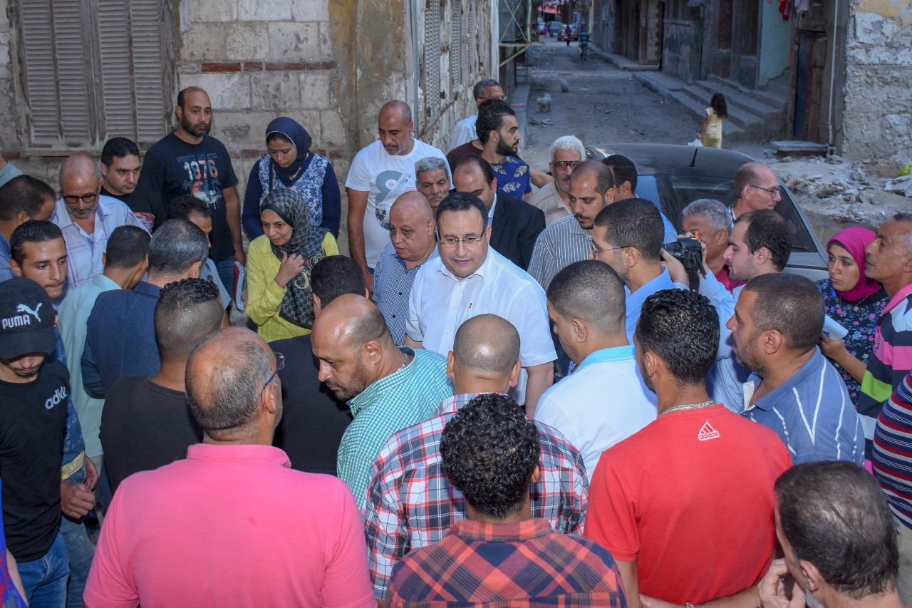 جولة مفاجئة لمحافظ الإسكندرية بمحرم بك