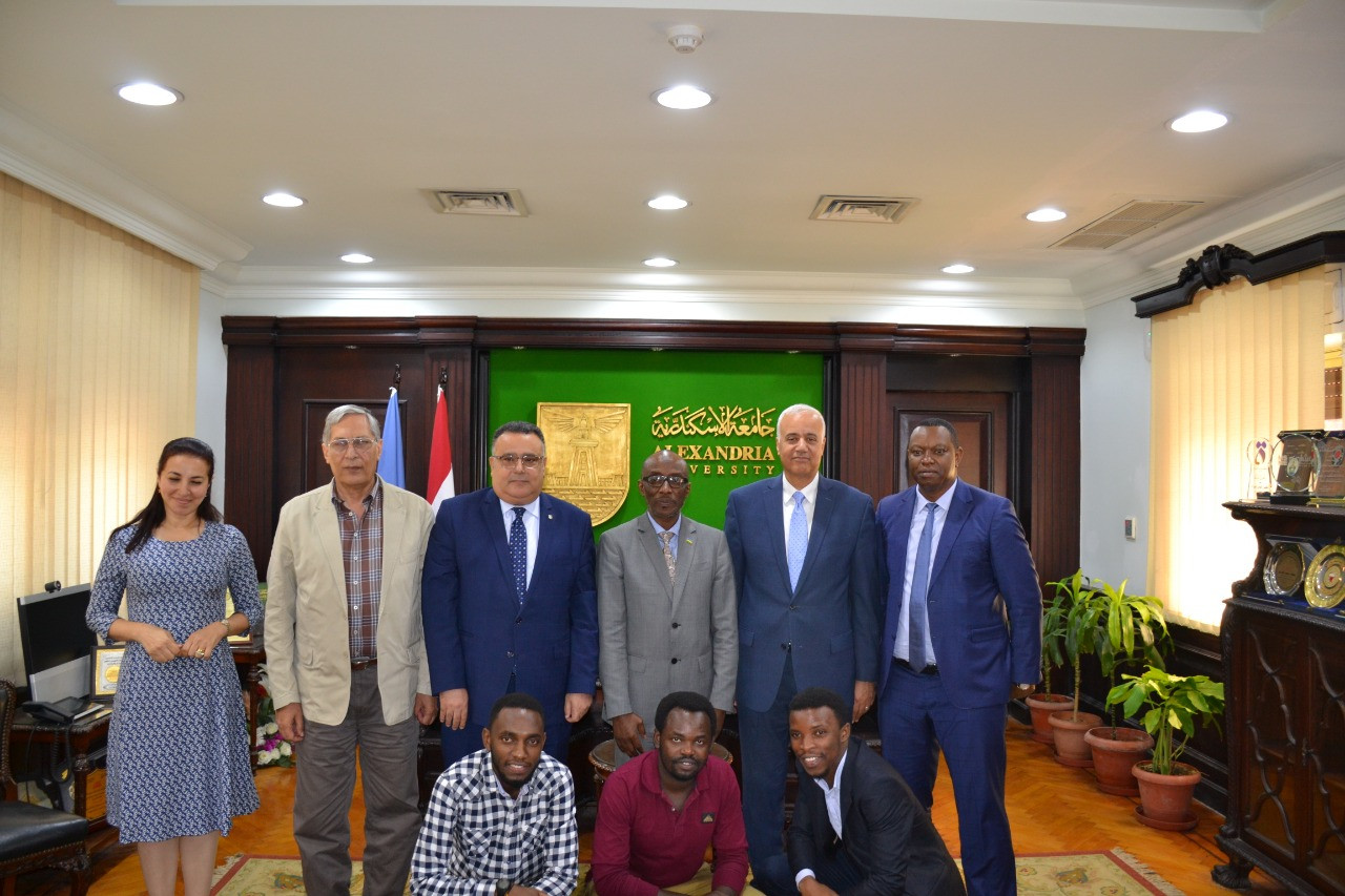 سفير روندا يزور جامعة الإسكندرية