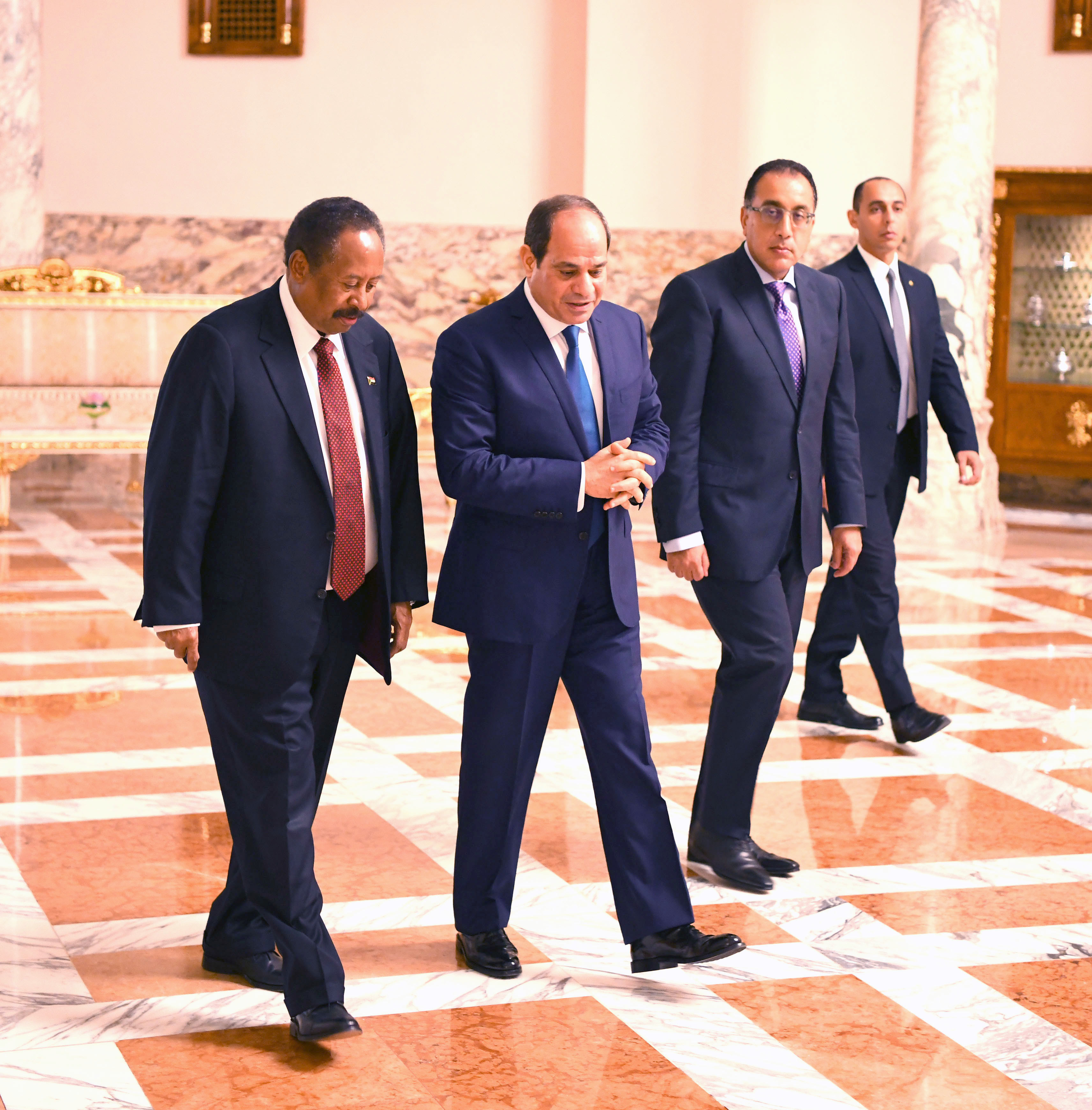 السيسى ورئيس وزراء السودان