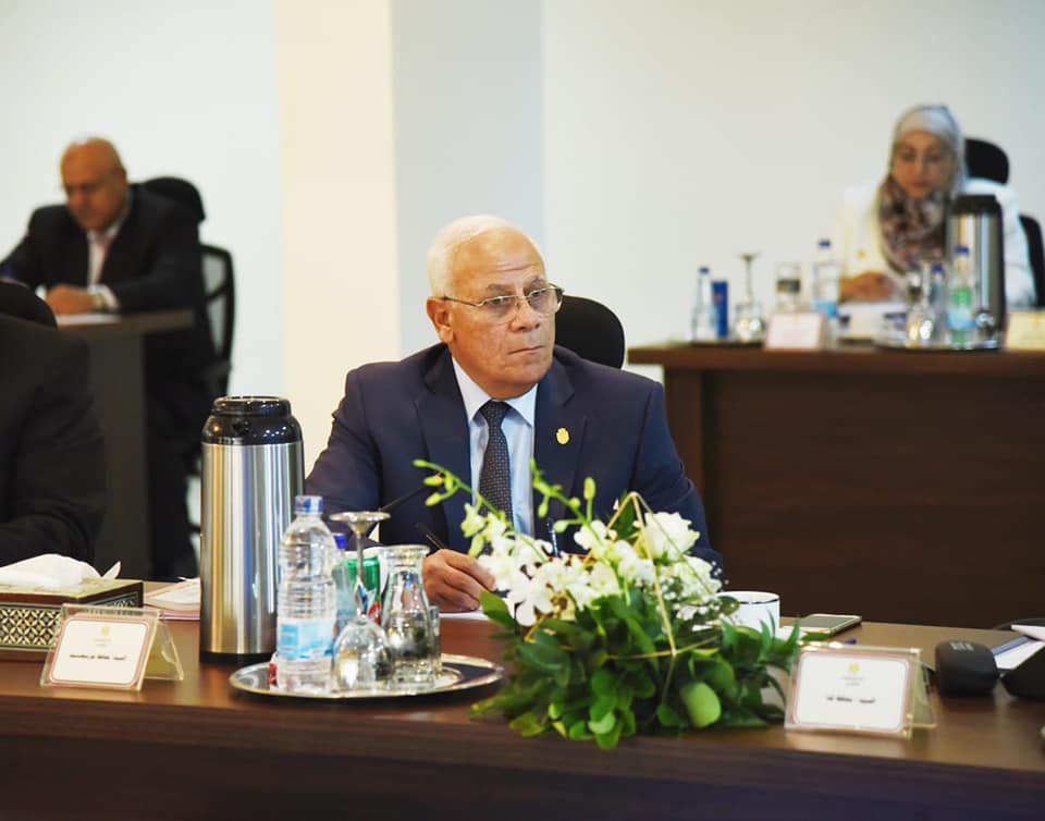 اجتماع مجلس المحافظين