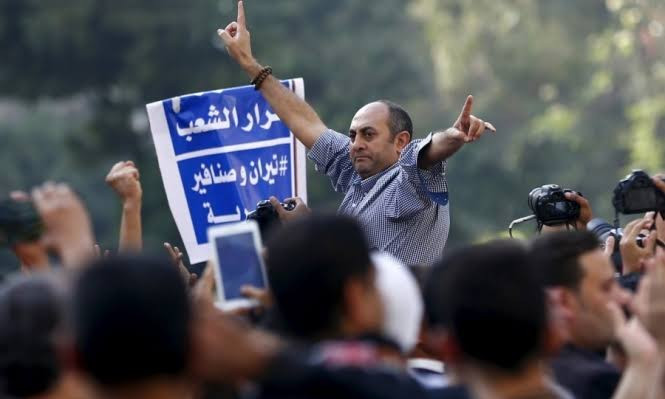 خالد على