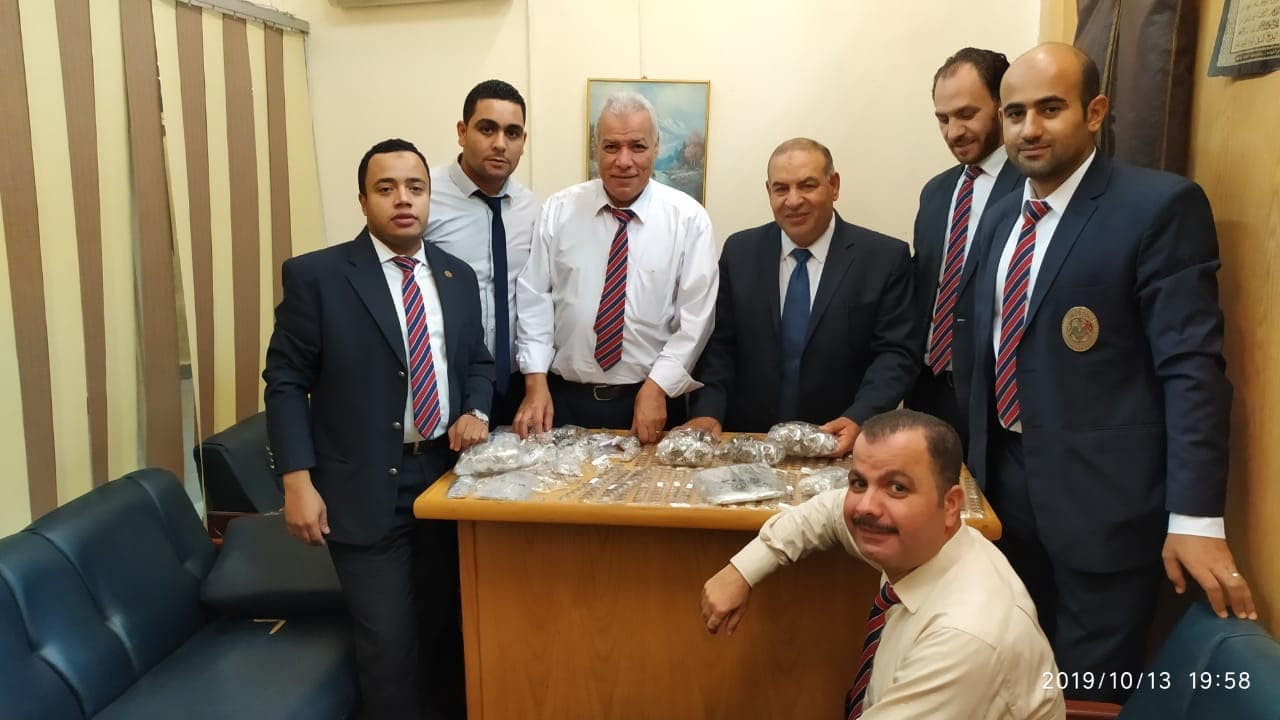 إحباط تهريب مشغولات فضية