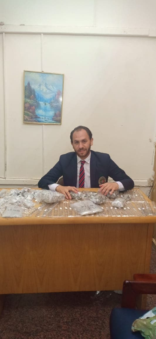 إحباط تهريب مشغولات فضية