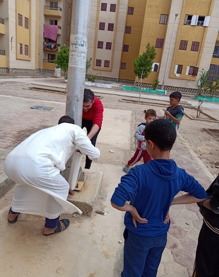 عزل أعمدة الإنارة فى العاشر من رمضان