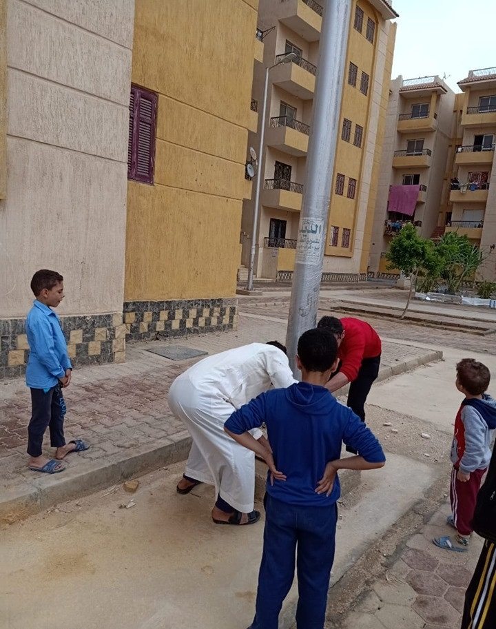 عزل أعمدة الإنارة فى العاشر من رمضان