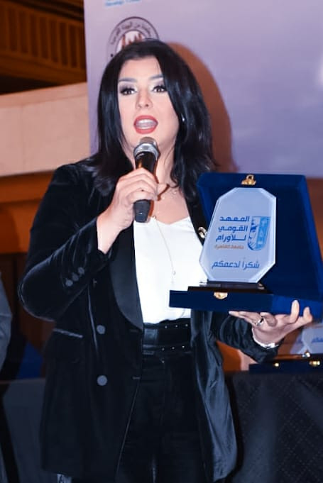 منى الشاذلى