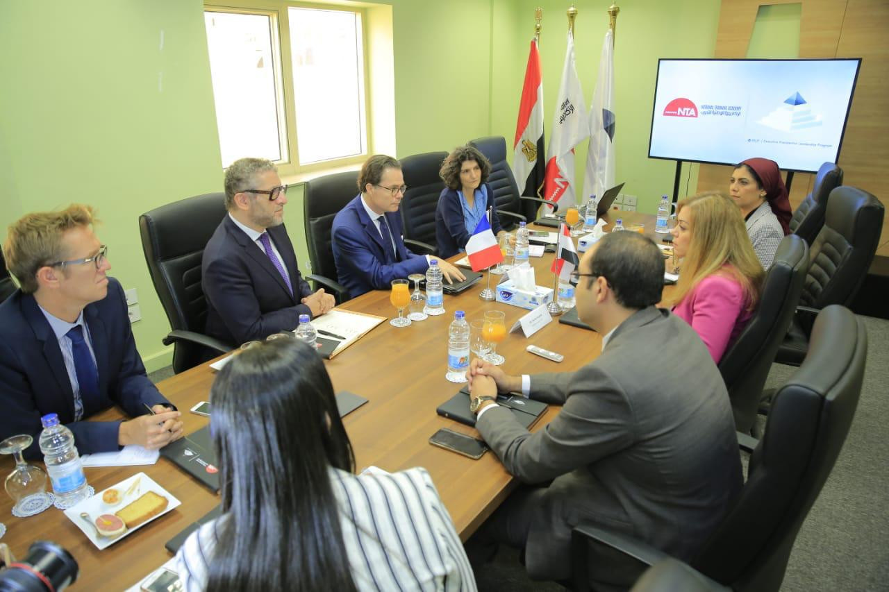 زيارة السفير الفرنسى للأكاديمية الوطنية للتدريب