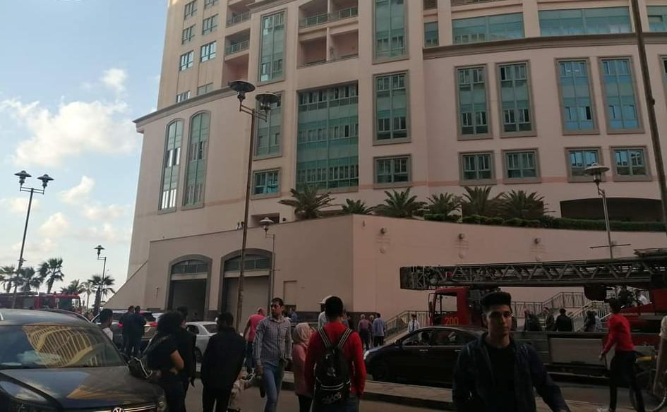 إخماد حريق بمبنى سان ستيفانو بالإسكندرية