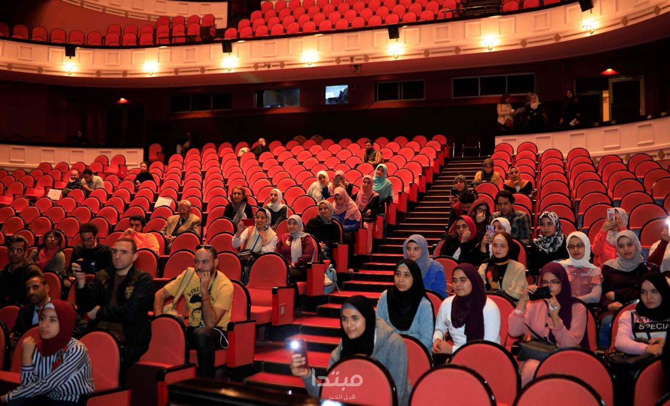 ندوة فيلم لونانا ثور فى الفصل