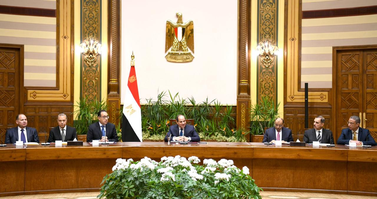 الرئيس السيسى مع المحافظين الجدد