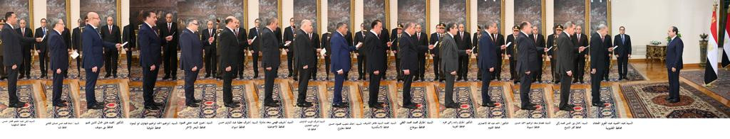 المحافظين الجدد خلال حلف اليمين الدستورية أمام الرئيس