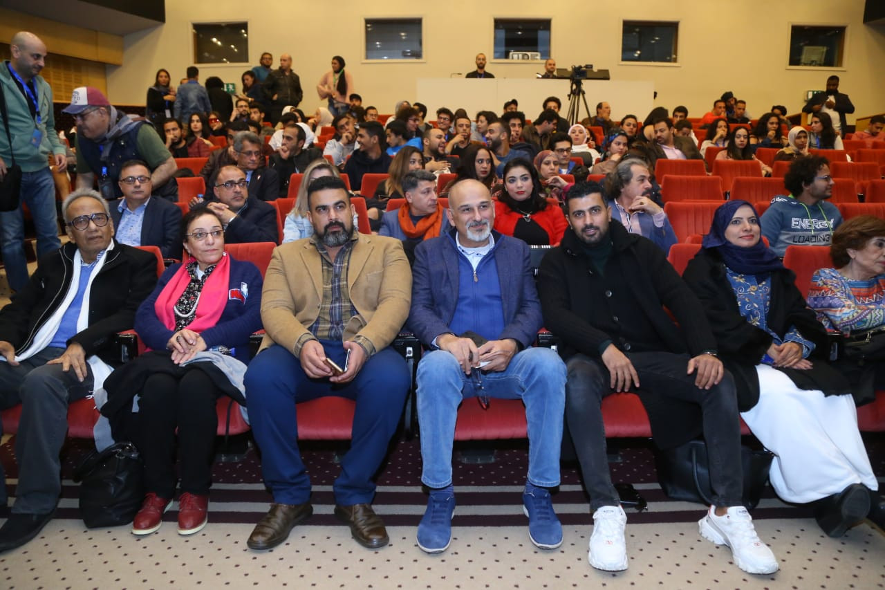 العرض اللبنانى الديكتاتور
