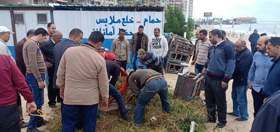 حملة إزالة مكبرة على شواطئ الإسكندرية