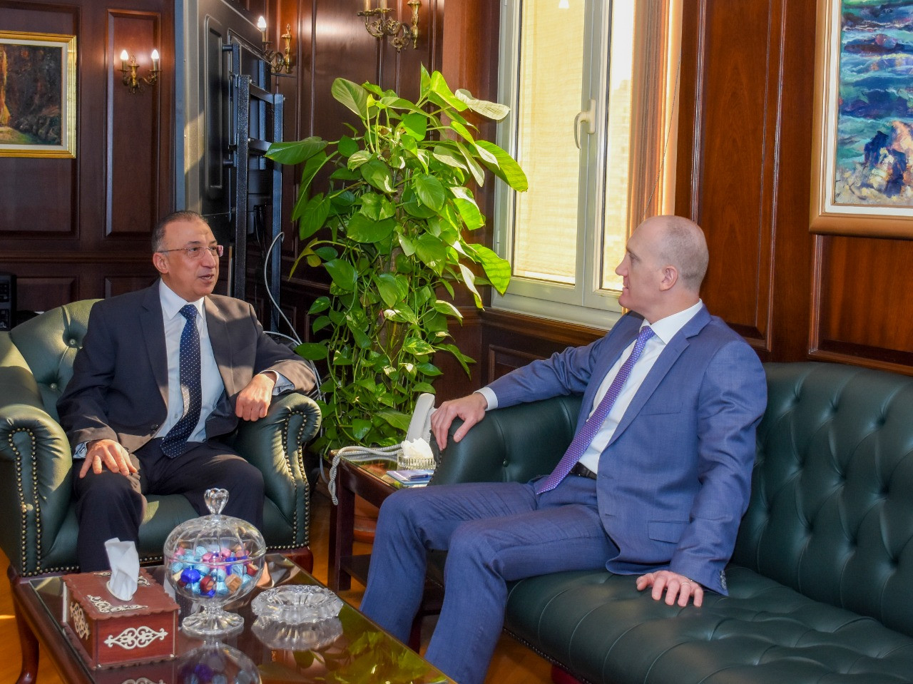محافظ الإسكندرية يستقبل قنصل لبنان