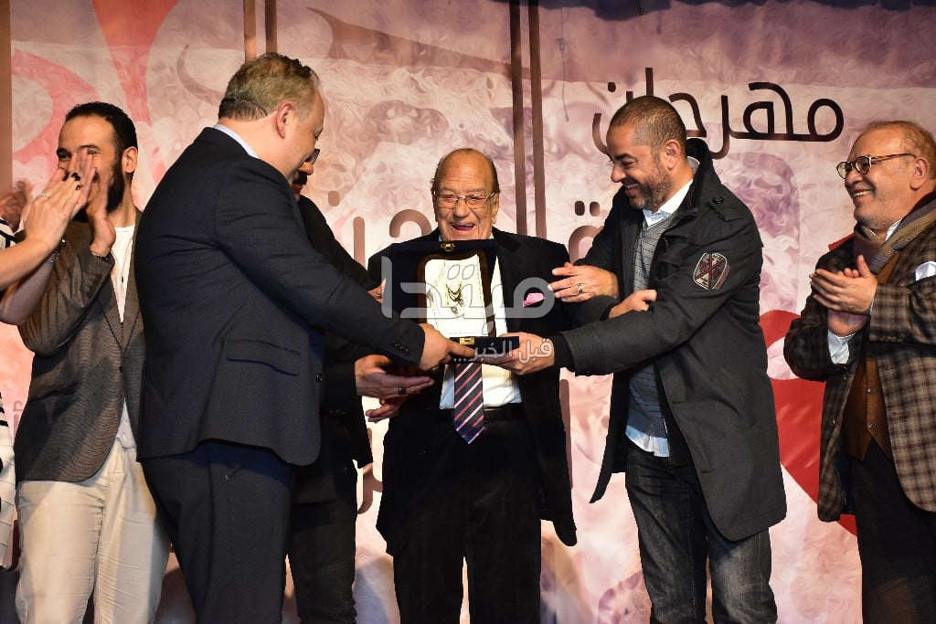 تكريم حسن حسنى