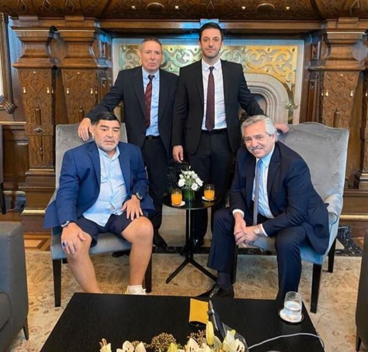 الرئيس الأرجنتينى ومارادونا